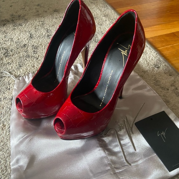 Red patent leather Giuseppe Zanotti platform pumps made in Italy size 35 - Picture 4 of 4